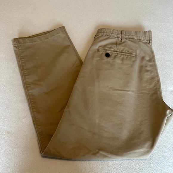Haggar Life khakis size 32 x 28.5 slim - Picture 2 of 13
